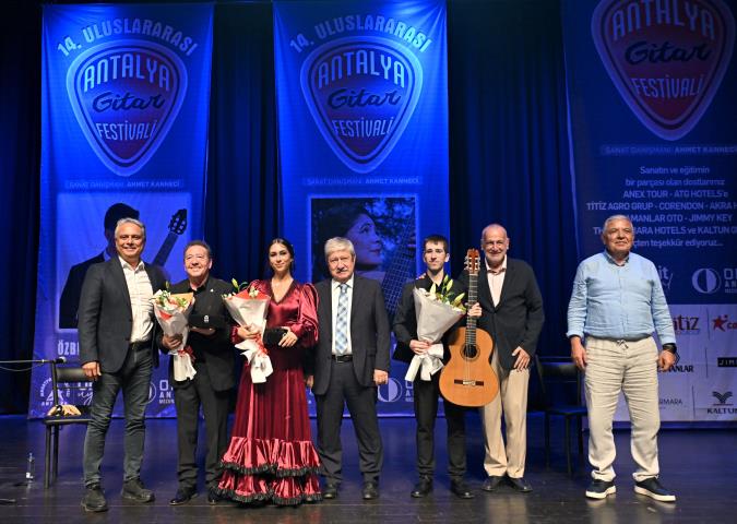 Muratpaşa’da gitarın büyüsü 14’üncü kez sahneye taşındı