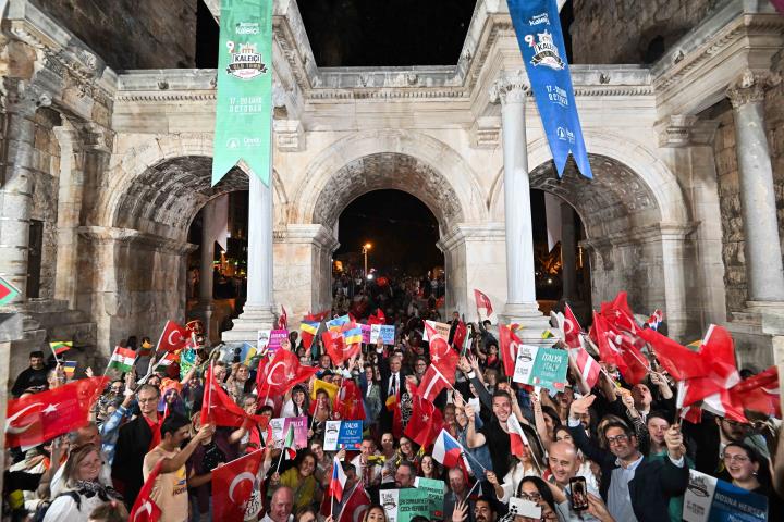 Kaleiçi Old Town Festivali’nde kültür mozaiği